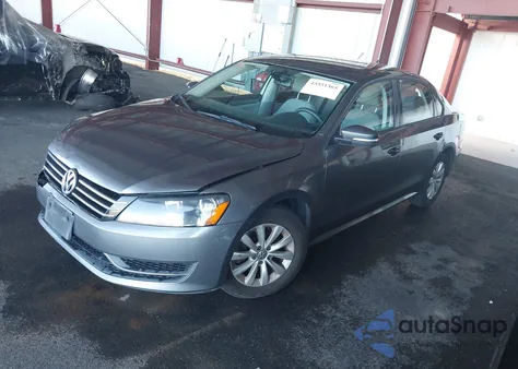 2013 Volkswagen Passat 2.5L S z USA, uszkodzony, nr VIN 1VWAP7A34DC012123